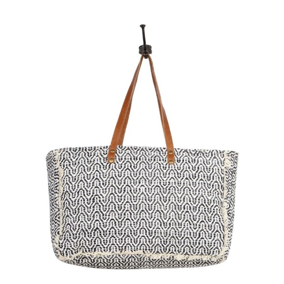 NWT BEAUTIFUL PAT WEEKENDER HANDBAG - Picture 7 of 7